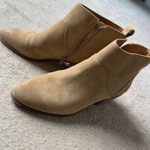 Sole Society Vixen suede booties 9.5